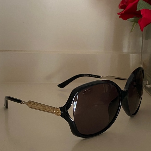 Brand new oversized Gucci sunglasses 🕶 - Picture 15 of 16